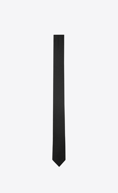 Narrow tie in black silk satin